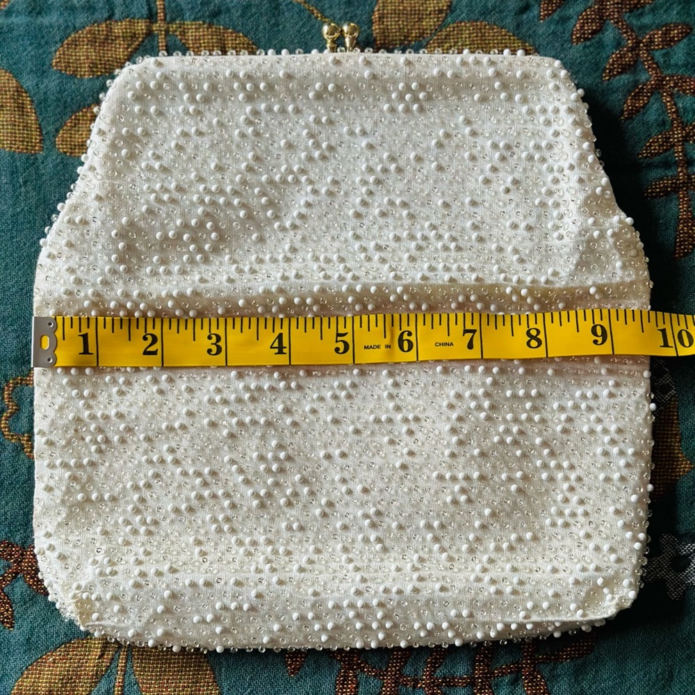 Vintage art deco style folding embellished clutch and faux pearl earring set - Picture 7 of 15